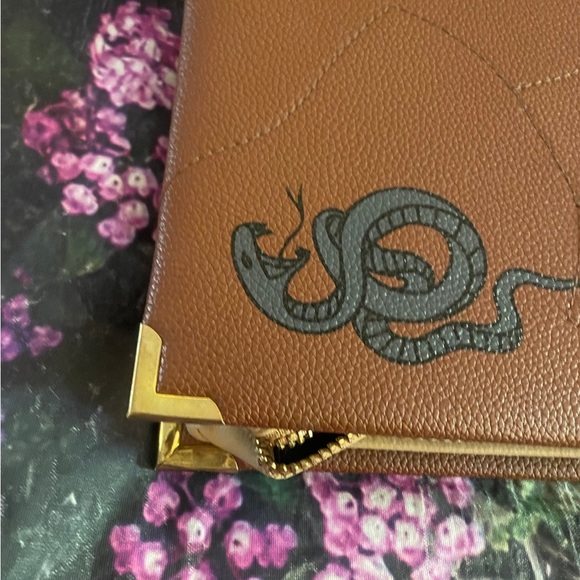 Rare Limited Edition Cakeworthy Hocus Pocus Book of Spells Clutch - Picture 9 of 12